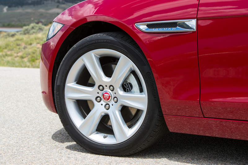 Illustration for article titled The 2017 Jaguar XE Is Good But Definitely Not The Best